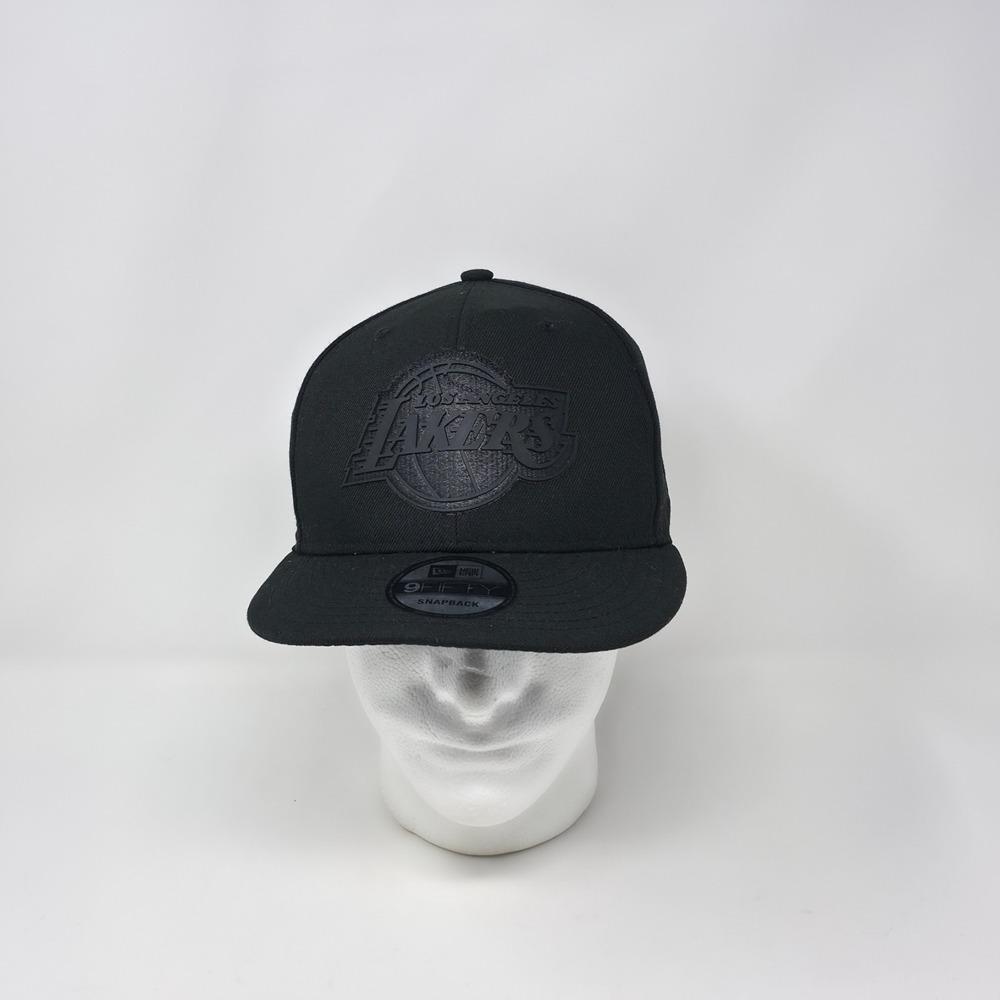 New Era 9FIFTY Los Angeles Lakers Snapback Hat Cap Black Out Rubber Logo NBA